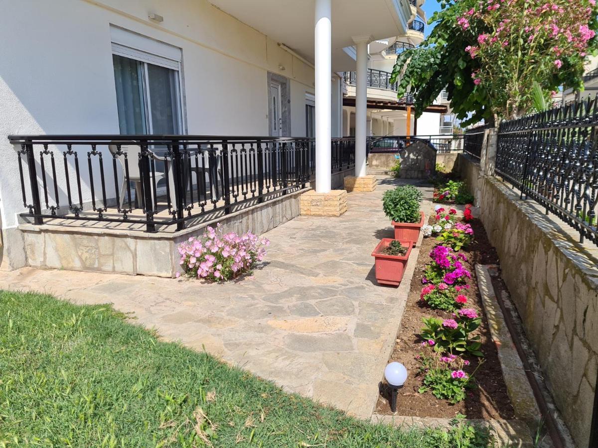 Grand Apartment Nea Chili Exterior photo