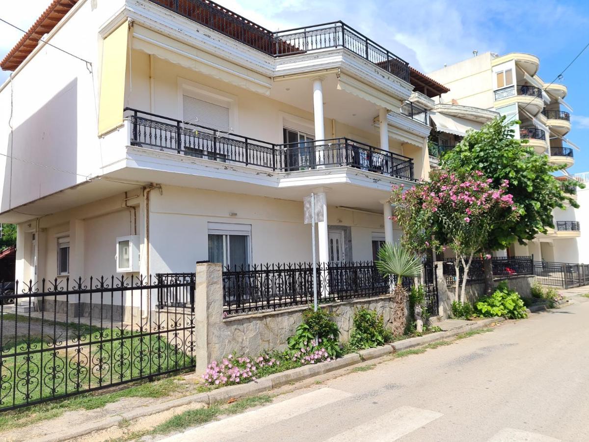 Grand Apartment Nea Chili Exterior photo